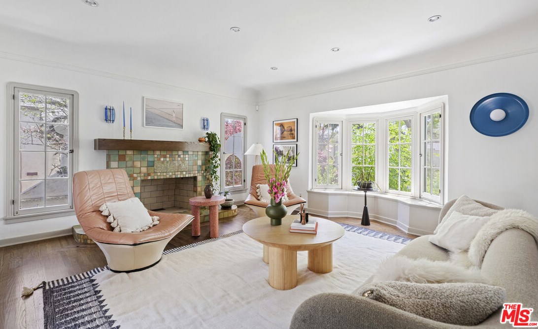 3473 Rowena Ave, Los Angeles CA  90027-2218 exterior