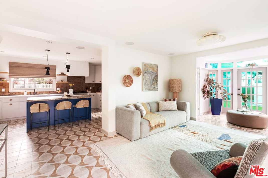 3473 Rowena Ave, Los Angeles CA  90027-2218 exterior