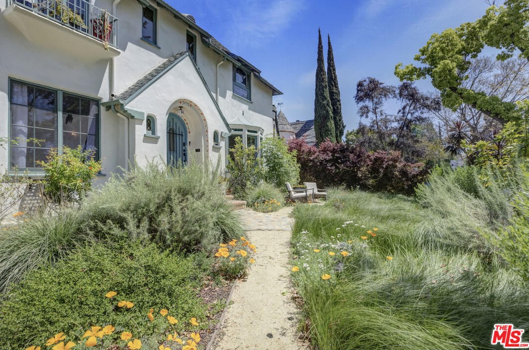 3473 Rowena Ave, Los Angeles CA  90027-2218 exterior