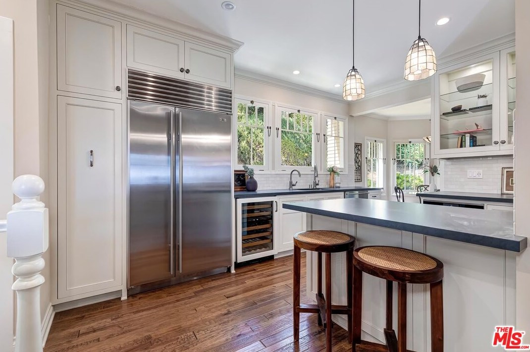 2191 Ponet Dr, Los Angeles CA  90068-3645 exterior