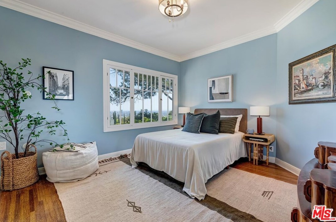 2191 Ponet Dr, Los Angeles CA  90068-3645 exterior