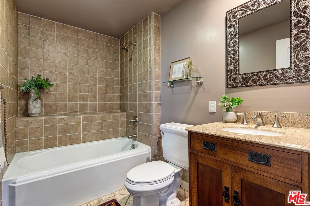 2191 Ponet Dr, Los Angeles CA  90068-3645 exterior