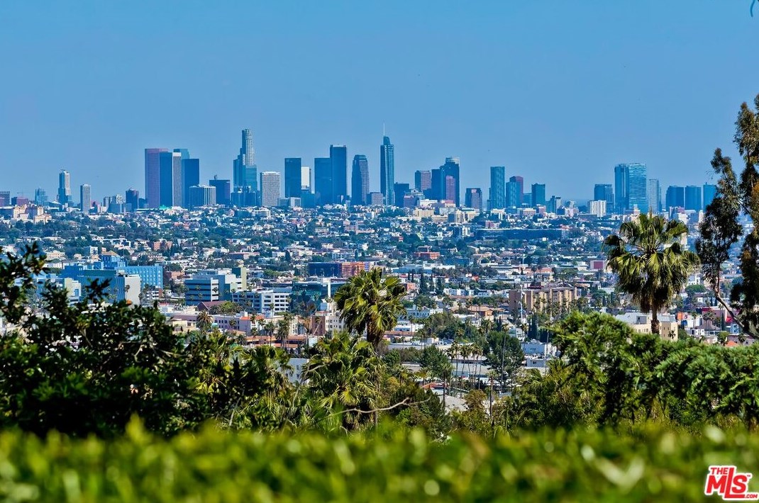 2191 Ponet Dr, Los Angeles CA  90068-3645 exterior