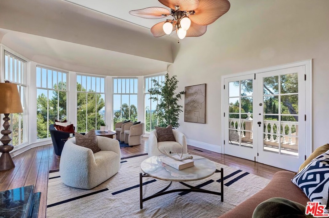 2191 Ponet Dr, Los Angeles CA  90068-3645 exterior