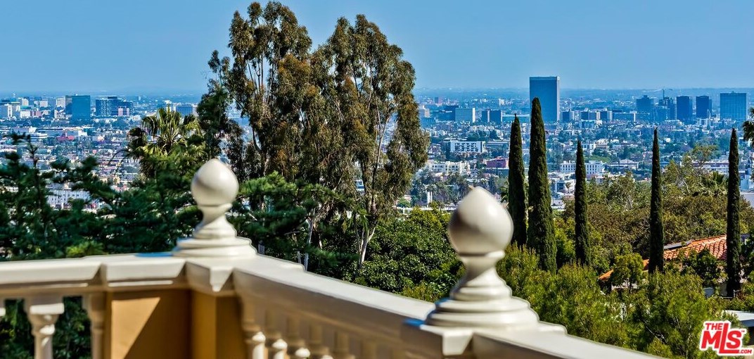 2191 Ponet Dr, Los Angeles CA  90068-3645 exterior