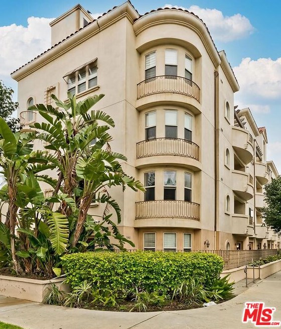 11612 Idaho Ave, Los Angeles CA  90025-2986 exterior