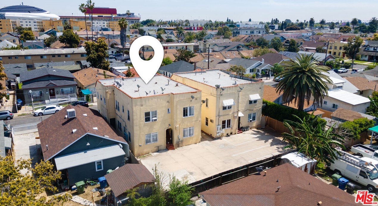 3915 Walton Ave, Los Angeles CA  90037-1517 exterior