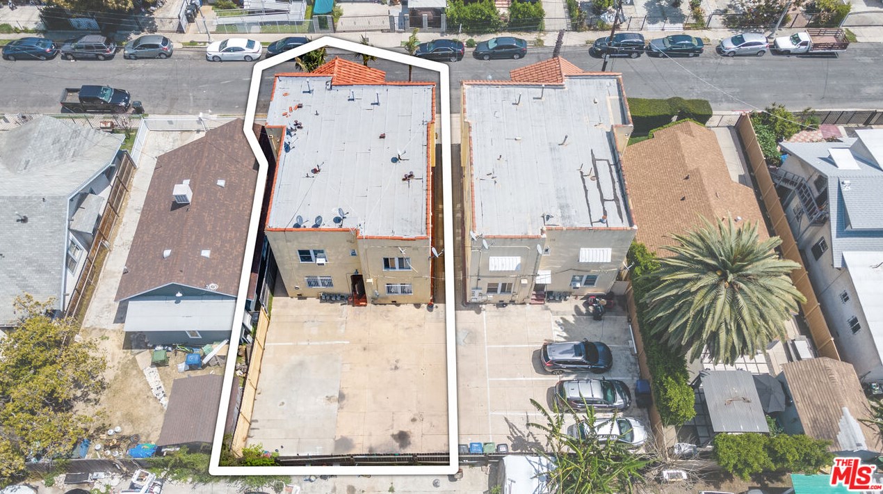 3915 Walton Ave, Los Angeles CA  90037-1517 exterior