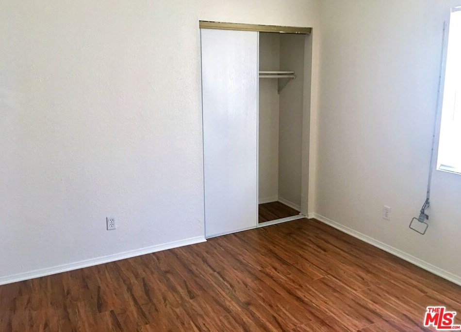 725 83rd St, Los Angeles CA  90003-2909 exterior