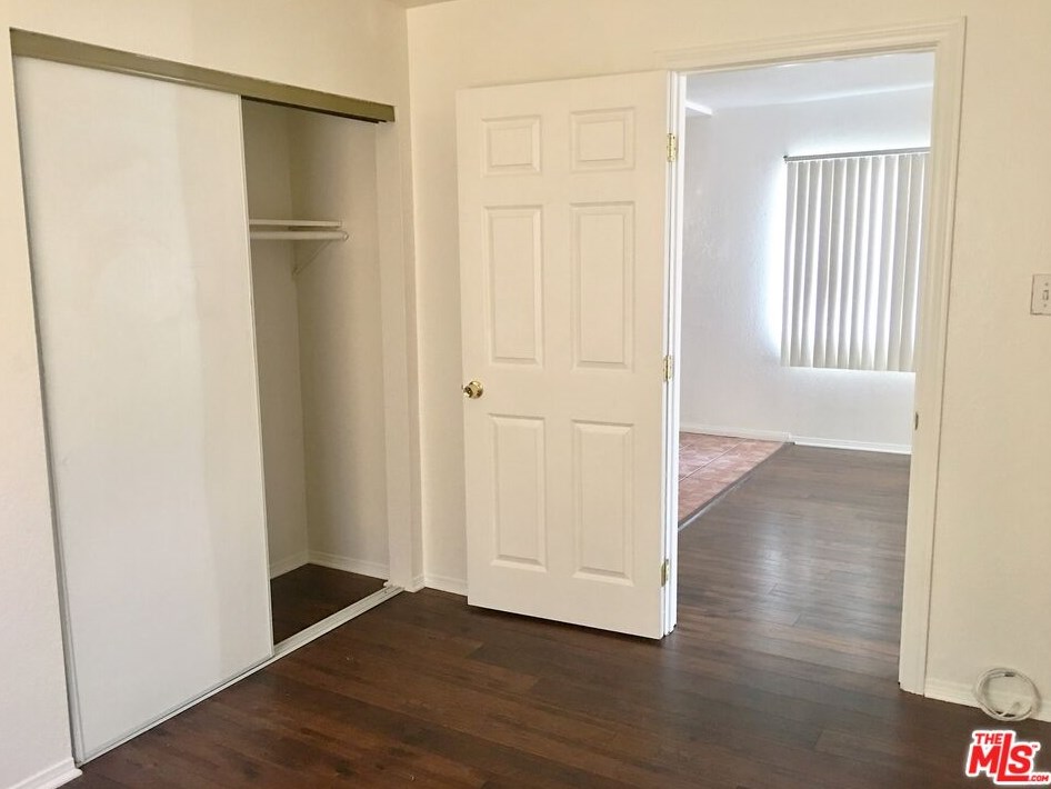 725 83rd St, Los Angeles CA  90003-2909 exterior
