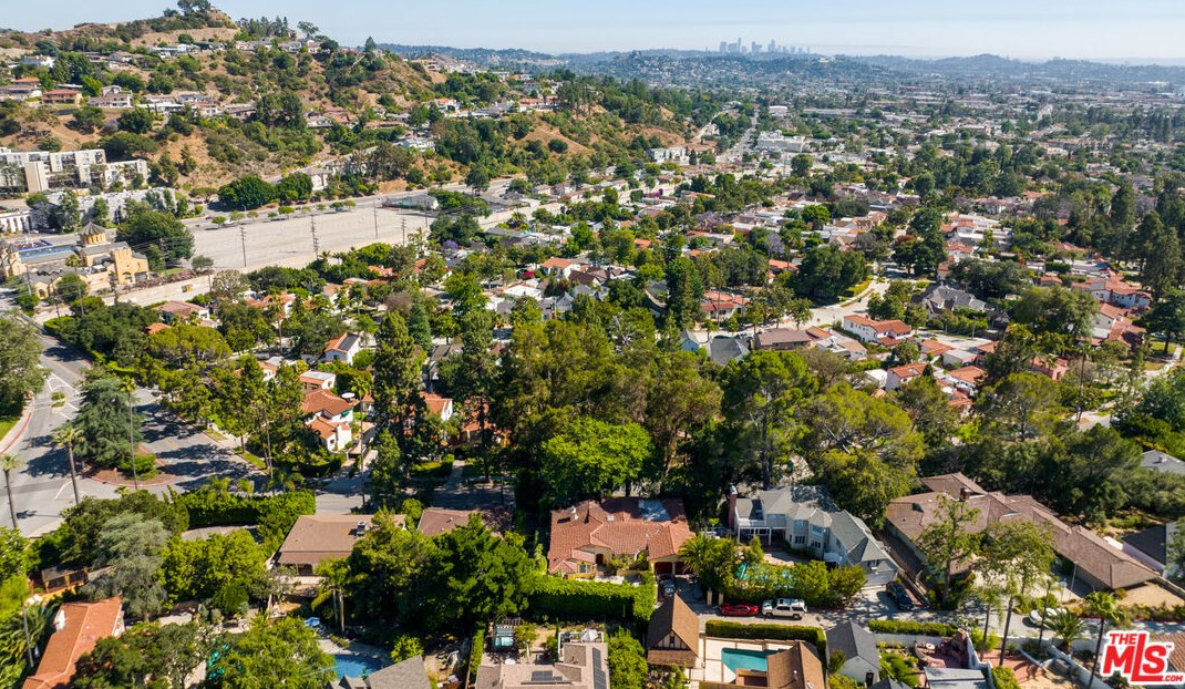 1437 Mountain St, Glendale CA  91207-1259 exterior