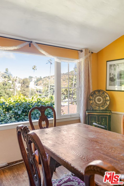 1437 Mountain St, Glendale CA  91207-1259 exterior