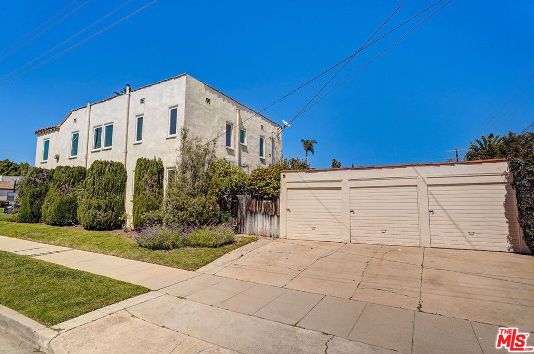 10596 Ayres Ave, Los Angeles CA  90064-3343 exterior