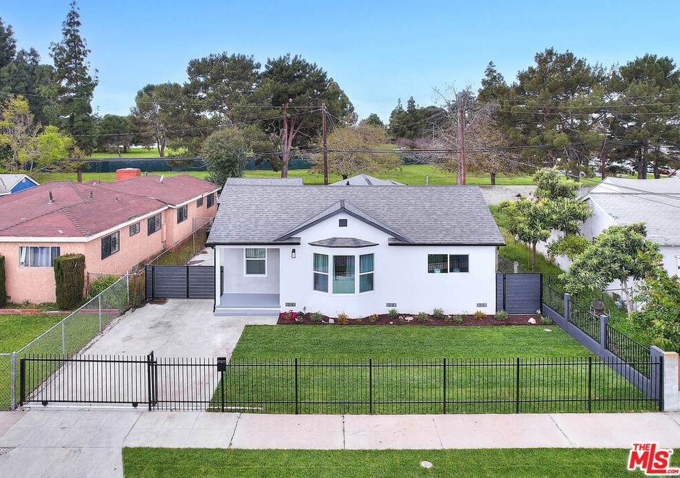 12023 Belhaven St, Los Angeles CA  90059-2832 exterior