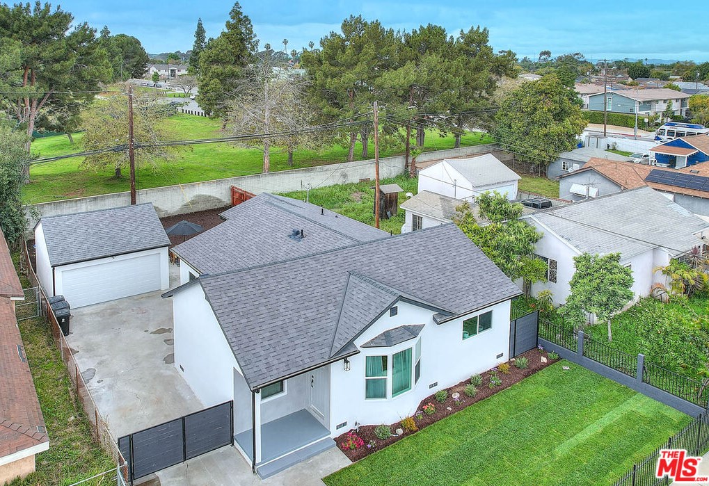 12023 Belhaven St, Los Angeles CA  90059-2832 exterior