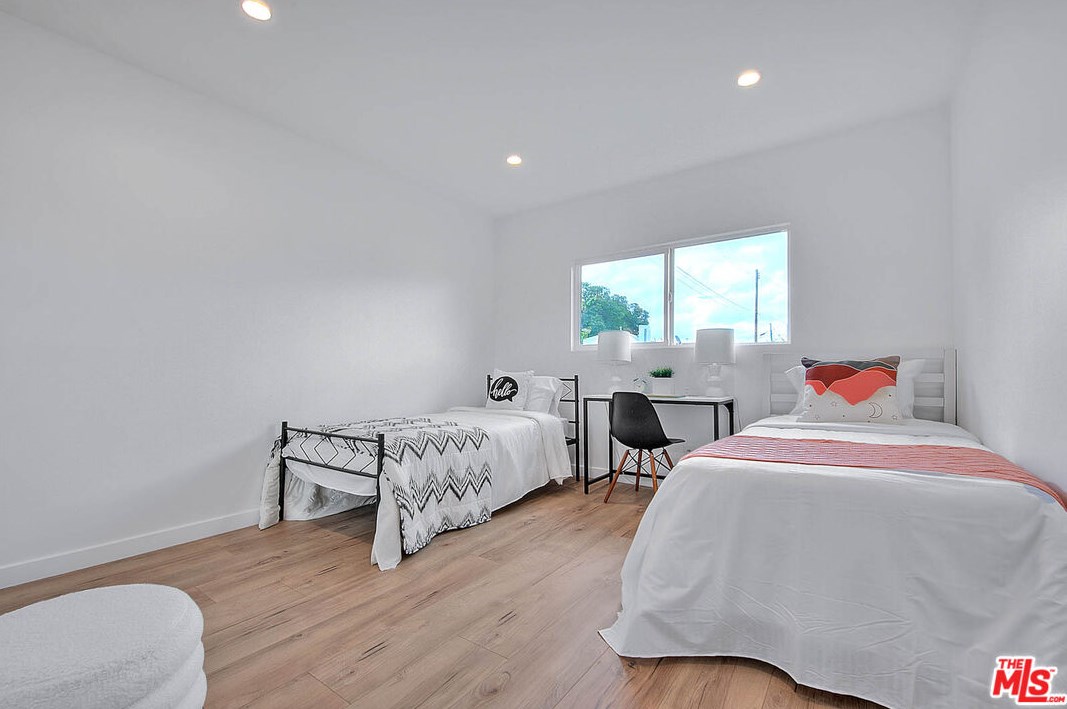 12023 Belhaven St, Los Angeles CA  90059-2832 exterior