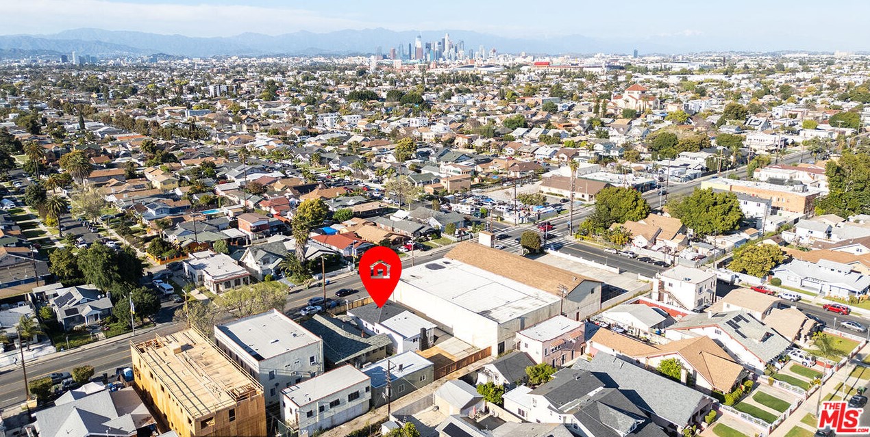 1552 Vernon Ave, Los Angeles CA  90062-3831 exterior