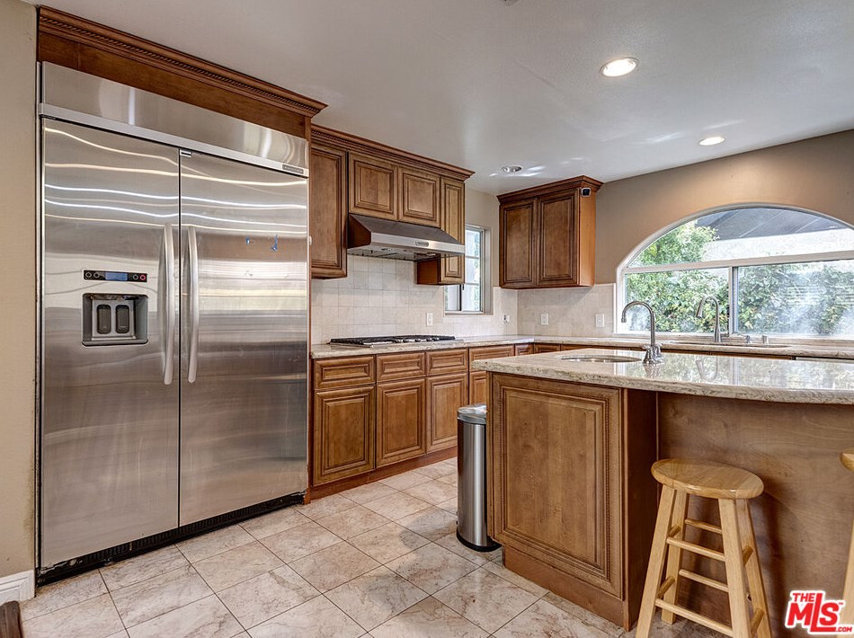 128 Anita Ave, Los Angeles CA  90049-3806 exterior