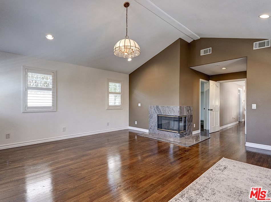 128 Anita Ave, Los Angeles CA  90049-3806 exterior