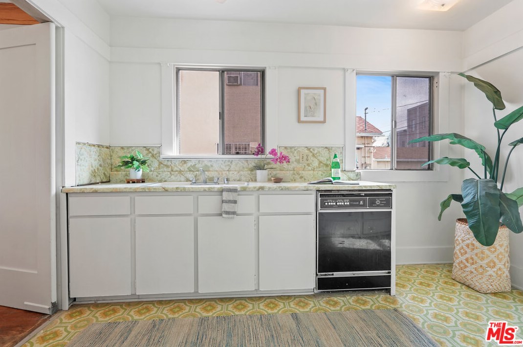 617 Gower St, Los Angeles CA  90038-3913 exterior