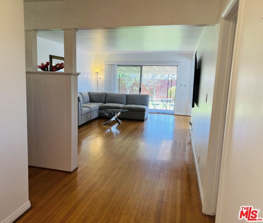 10746 Cranks Rd, Los Angeles CA  90230-5481 exterior