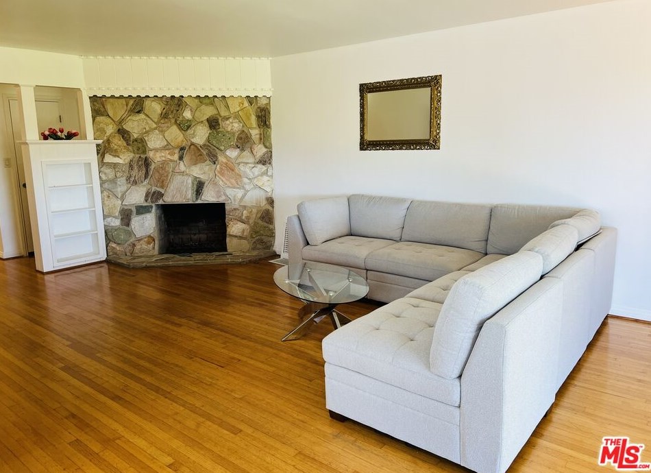 10746 Cranks Rd, Los Angeles CA  90230-5481 exterior