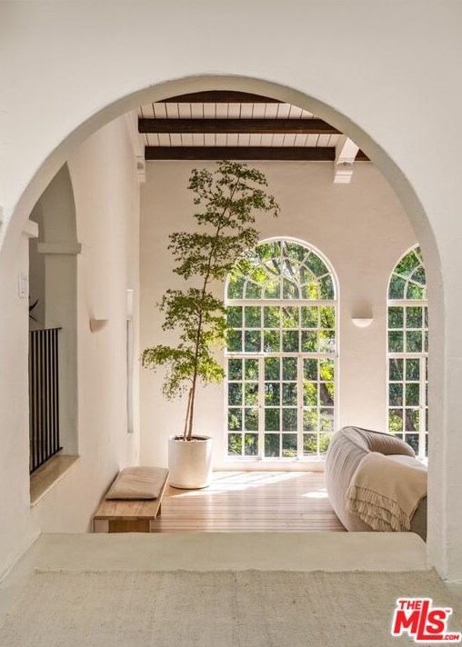 3656 Lowry Rd, Los Angeles CA  90027-1436 exterior