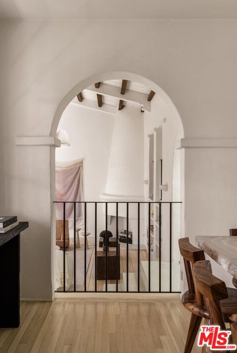 3656 Lowry Rd, Los Angeles CA  90027-1436 exterior