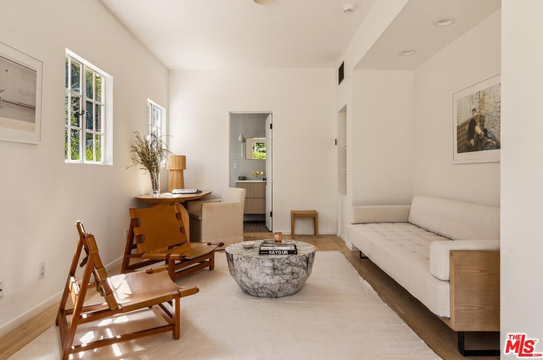 3656 Lowry Rd, Los Angeles CA  90027-1436 exterior