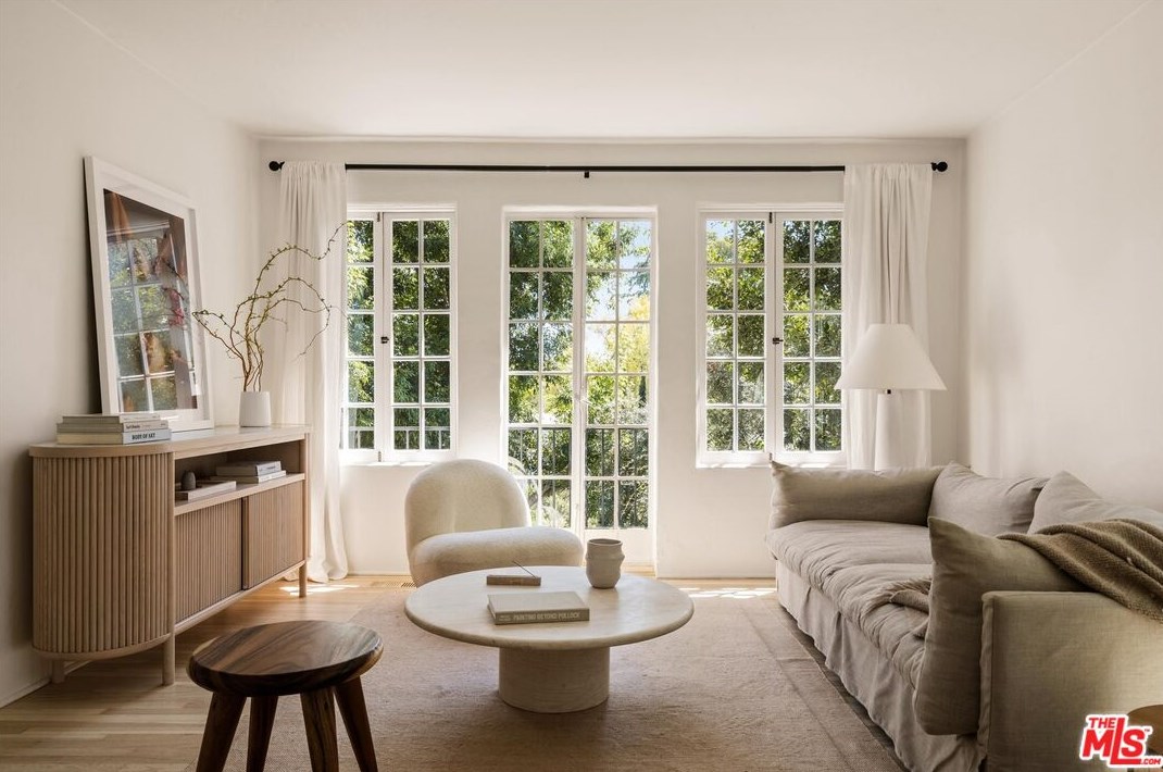 3656 Lowry Rd, Los Angeles CA  90027-1436 exterior