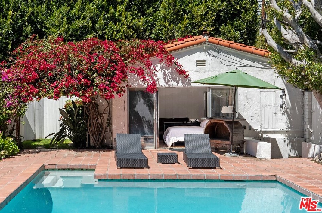 624 Arden Dr, Beverly Hills CA  90210-3511 exterior