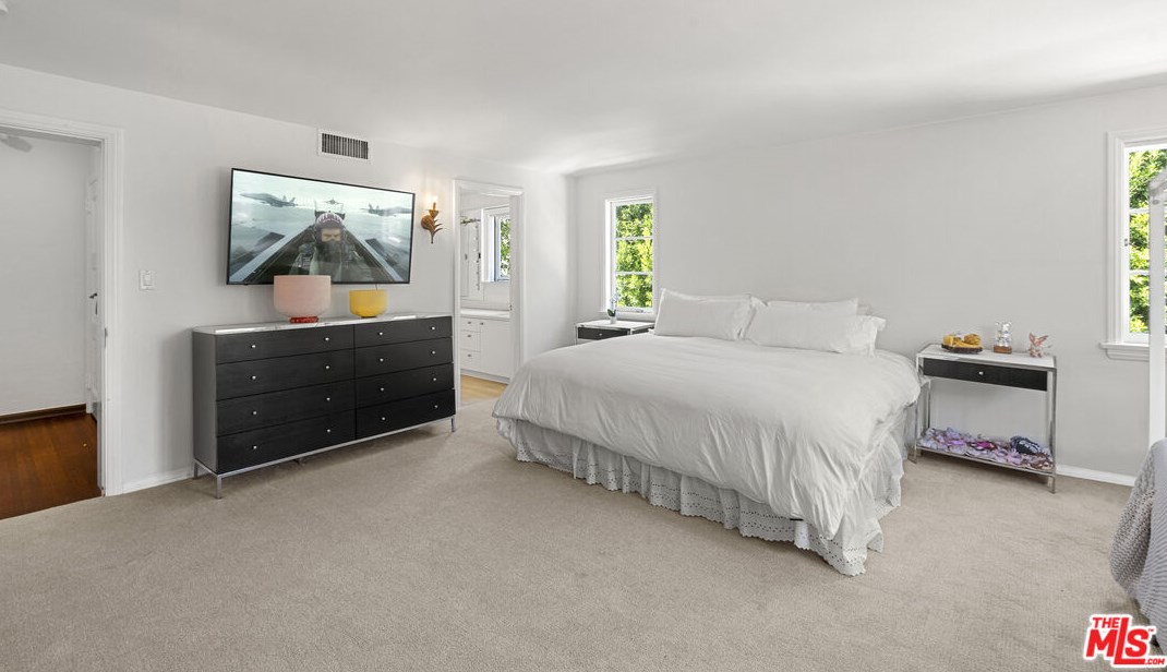 624 Arden Dr, Beverly Hills CA  90210-3511 exterior