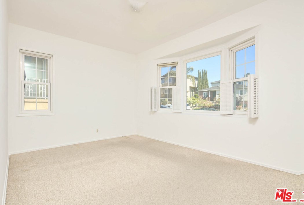 12321 Stanwood Dr, Los Angeles CA  90066-1056 exterior