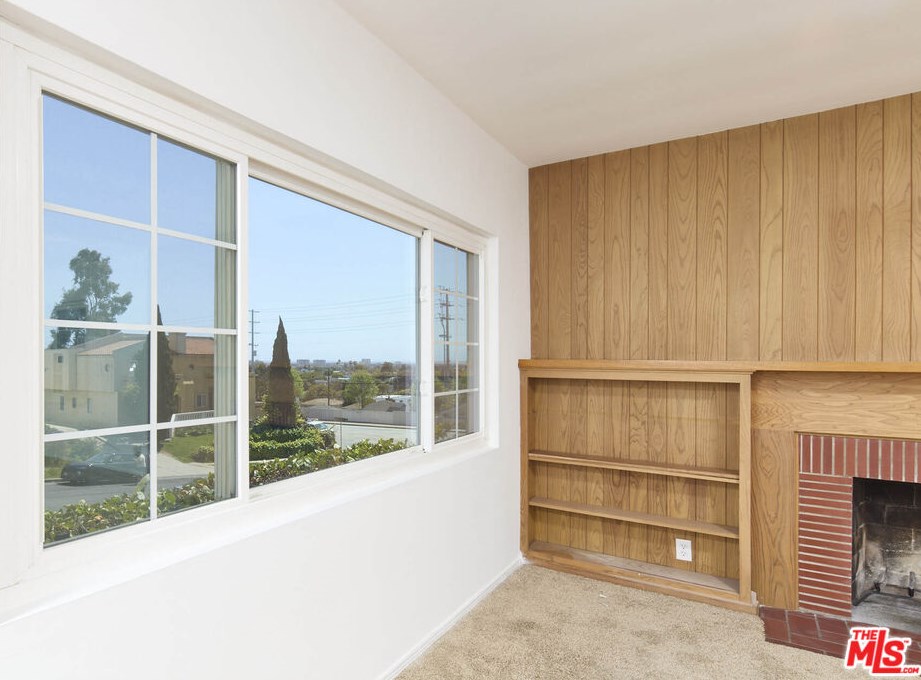 12321 Stanwood Dr, Los Angeles CA  90066-1056 exterior