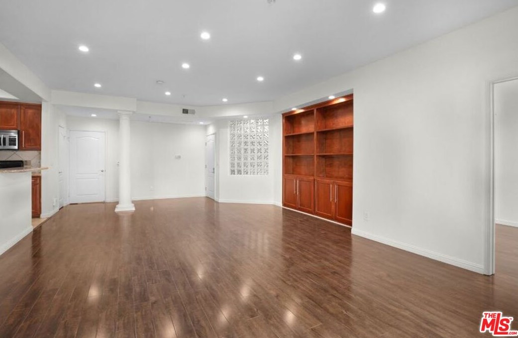 10275 Missouri Ave, Los Angeles CA  90025-5578 exterior