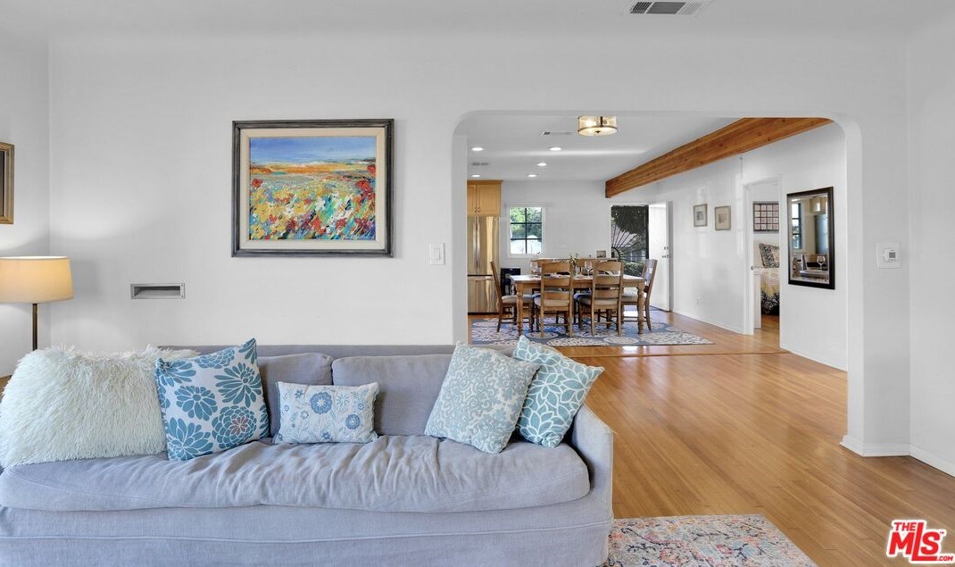 8320 Bleriot Ave, Los Angeles CA  90045-3025 exterior