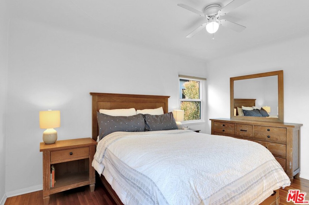 8320 Bleriot Ave, Los Angeles CA  90045-3025 exterior