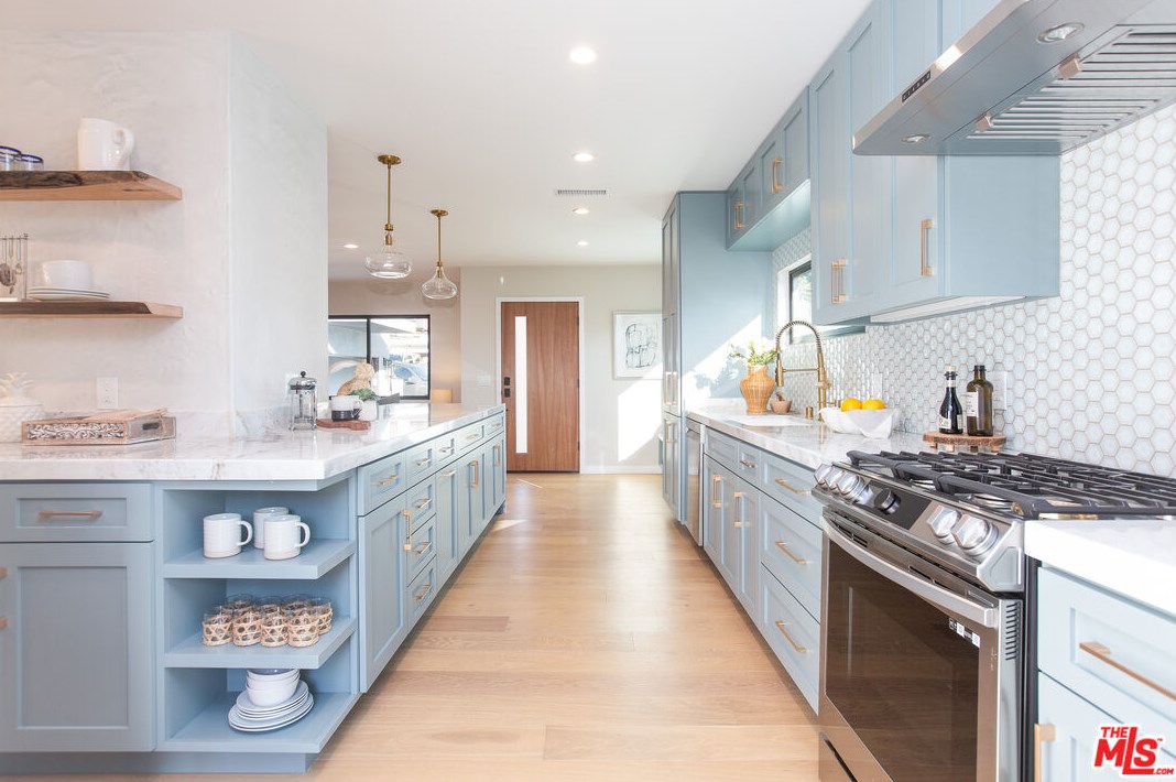 5514 Terrace Dr, Glendale CA  91214-1545 exterior