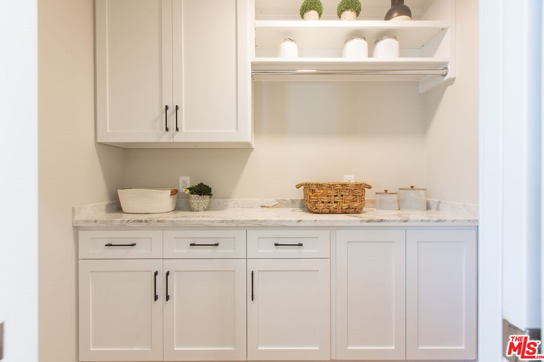 5514 Terrace Dr, Glendale CA  91214-1545 exterior