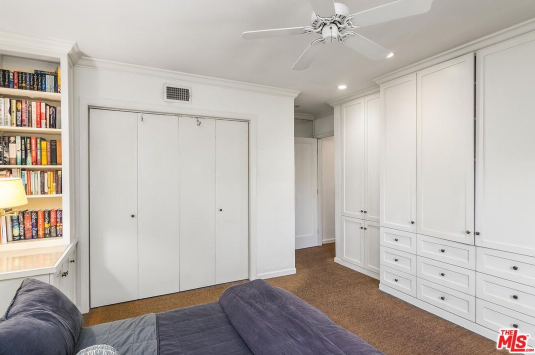 2430 Rinconia Dr, Los Angeles CA  90068-2222 exterior