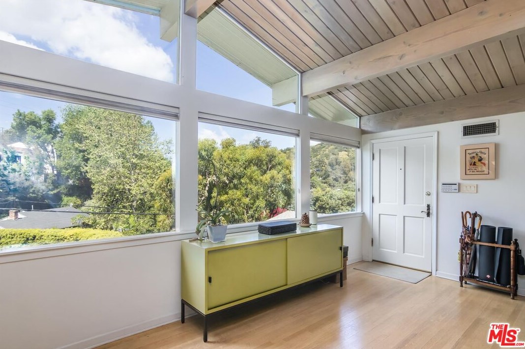 2430 Rinconia Dr, Los Angeles CA  90068-2222 exterior