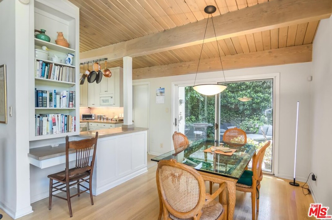 2430 Rinconia Dr, Los Angeles CA  90068-2222 exterior