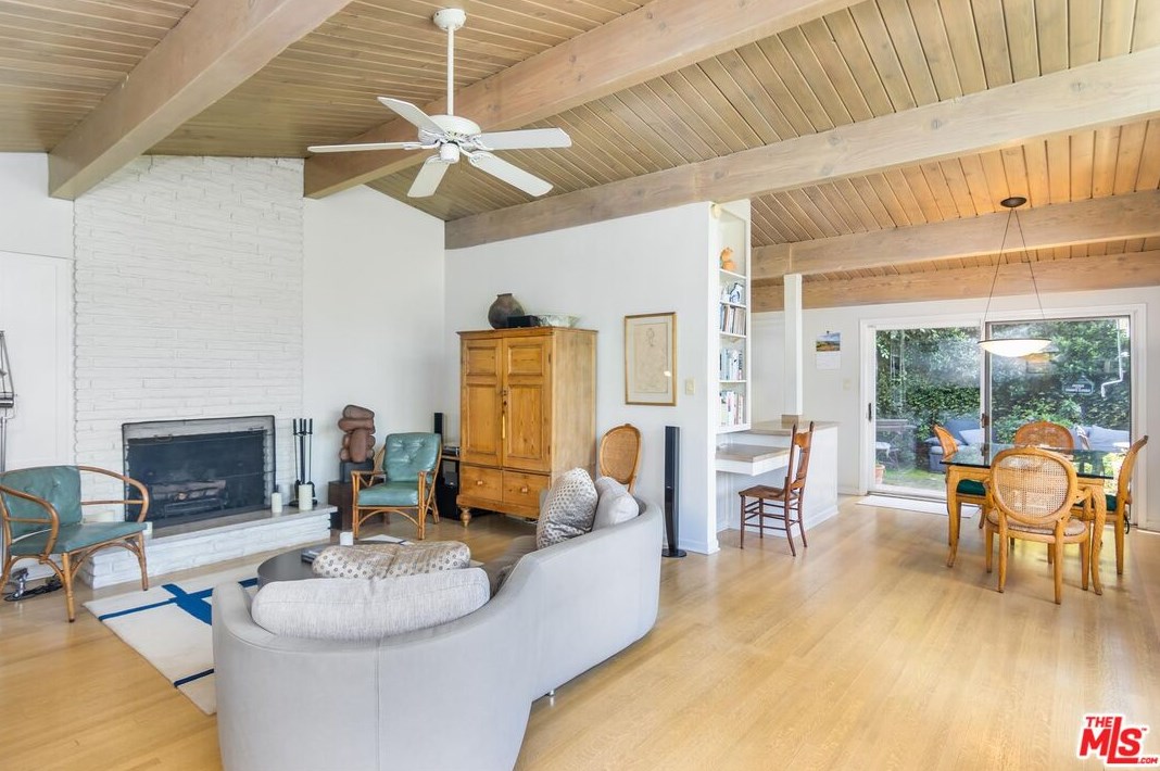 2430 Rinconia Dr, Los Angeles CA  90068-2222 exterior