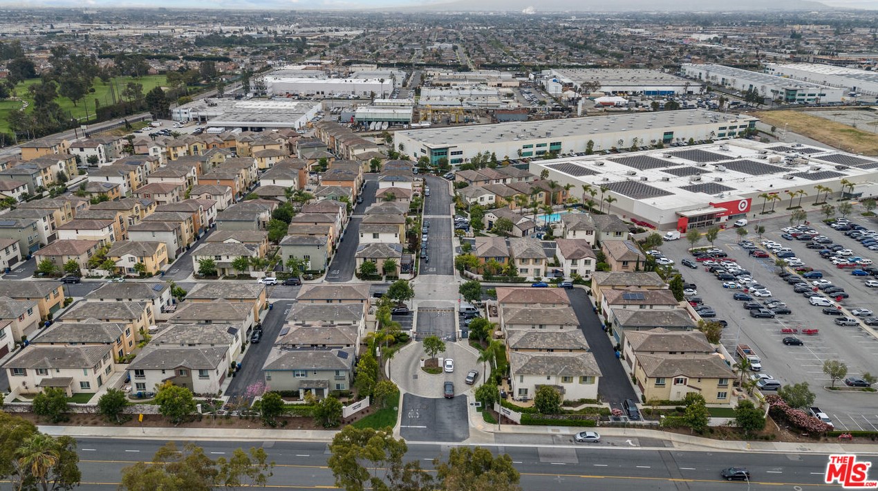 2596 Griffith Ct, Hawthorne CA  90250-1662 exterior