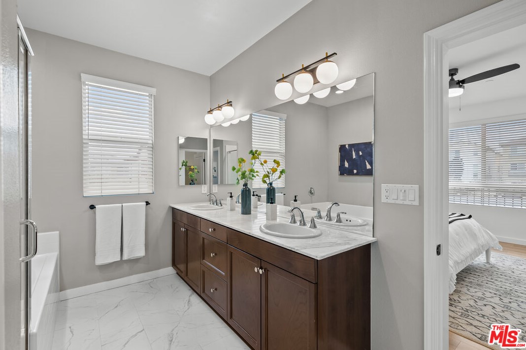 2596 Griffith Ct, Hawthorne CA  90250-1662 exterior