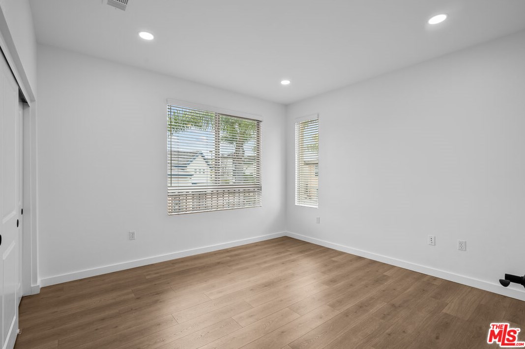 2596 Griffith Ct, Hawthorne CA  90250-1662 exterior