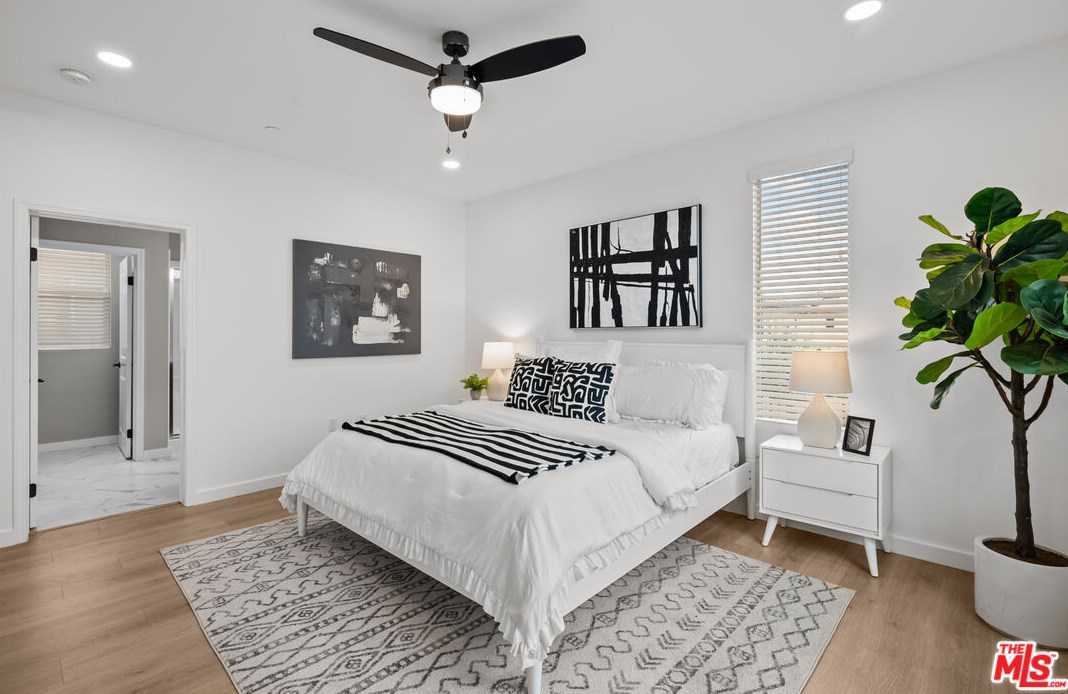 2596 Griffith Ct, Hawthorne CA  90250-1662 exterior