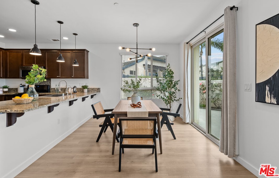 2596 Griffith Ct, Hawthorne CA  90250-1662 exterior