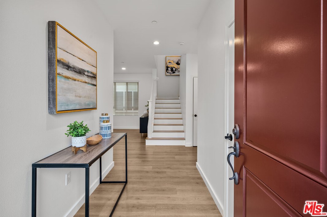 2596 Griffith Ct, Hawthorne CA  90250-1662 exterior