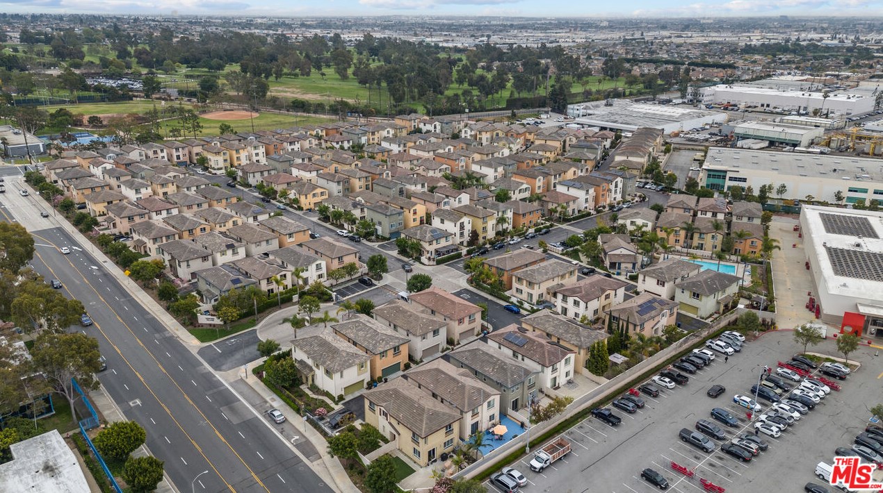 2596 Griffith Ct, Hawthorne CA  90250-1662 exterior